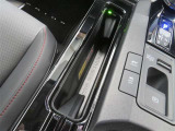 スマートフォンのワイヤレス充電機能を搭載しています。