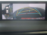 パノラミックビューモニター付きです。車両を上から見た様な映像を画面に表示。運転席からの目視だけでは見にくい、車両周辺の状況をリアルタイムでしっかり確認出来ます。