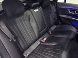 メルセデスの認定中古車「サーティファイドカー」保証は、万一お車が故障した場合も、ご購入後2年間は走行距離にかかわらずメルセデス・ベンツ正規サービスネットワークで無料修理いたします。