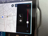 運転席・助手席の温度調節を個々に設定できるデュアルゾーンオートエアコンを装備しております。