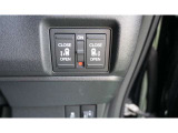 運転席からスライドドアの開閉ができる便利なスイッチを装備しております♪ 日常使いにも嬉しい人気の装備です☆