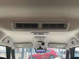 リヤシーリングファンです。空気を効率的に循環させることで、室内空間の温度を均等に保ちます。エアコンを使わない時でも、送風することで、後席でも心地よく過ごせます。