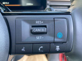プロパイロット【同一車線運転支援技術】搭載。高速道路でドライバーに代わってアクセル、ブレーキ、ステアリングを自動制御します。