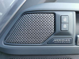 【Meridianサウンドシステム】イギリスの老舗オーディオブランドで音質が良く、ドライブ中の音楽をより一層楽しませてくれます。