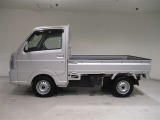 いろんな用途に使えるトラックの荷台ですよ。 広々とした荷台に多種多様な荷物を詰め込むことができますよ。