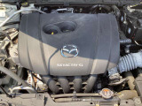「SKYACTIV-G(ガソリン)」は、規格外の高圧縮を実現し、世界のエンジン技術者に驚きを与えました。さらに、それを維持したままノッキングの発生を抑え、熱効率を向上、走りにも寄与したエンジンです。