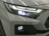 LEDヘッドライトです。デザイン性がよくとても明るいので、夜間の走行や悪天候でも安心です。しかも長寿命!