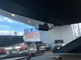 福井の生活に欠かせない軽自動車の在庫が充実しています。スライドドア付きのハイトワゴンや小回りの利くコンパクト軽など、日常使いにぴったりな人気の最新・高年式モデルも豊富に揃っています。