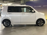 エンジンルーム、室内、クリーニング済みです。厳選したお車を屋内展示場にて展示中☆車両品質には自信がございます!ぜひ一度ご来店ください!!