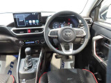 操作しやすい運転席シート回りスイッチ&レバー類