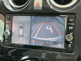 空から車を見たような「アラウンドビューモニター」!車の周りが一目で確認できるので、小さなお子様や障害物があっても安心して乗ることができます。