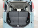 便利な5:5分割可倒式シートです。収納と乗車人数のバランスに優れています♪荷物の大きさに応じたラゲージスペースをフレキシブルに作り出せるので、シーンに応じた使い方ができます♪