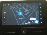 ディスプレイオーディオ(コネクティッドナビ対応)PLUS搭載。T-Connectご契約で2027年6月まで無償で利用できるナビ(期限到来後は有償)と、解約後も利用できる車載ナビが搭載されています。