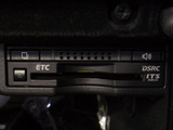 ★ETC(DSRC)が装備されています!!社外品とは違い収まりの良いデザインが人気!高速道路を利用する際は必需品ですよね!!ストレス無く料金所を通過出来ます!!