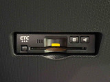 ETCカードを挿入することで高速道路を利用する際の支払いがキャッシュレスになったり、ETCスマートインターチェンジが利用できたり、とても便利なアイテムです!