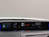 TFTカラ-マルチインフォメ-ションディスプレイ4.2インチの液晶画面に、安全・安心のコンテンツやオ-トエアコンのステ-タスなど、さまざまな運転情報を表示し見やすさにこだわったメ-タ-です♪