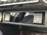 シートヒーターとハンドルヒーターが搭載されています。エアコンよりも速く温まるので寒い思いをせずにすぐに快適な温かさを感じられます。乾燥が苦手な方にも大変嬉しい機能ですね♪