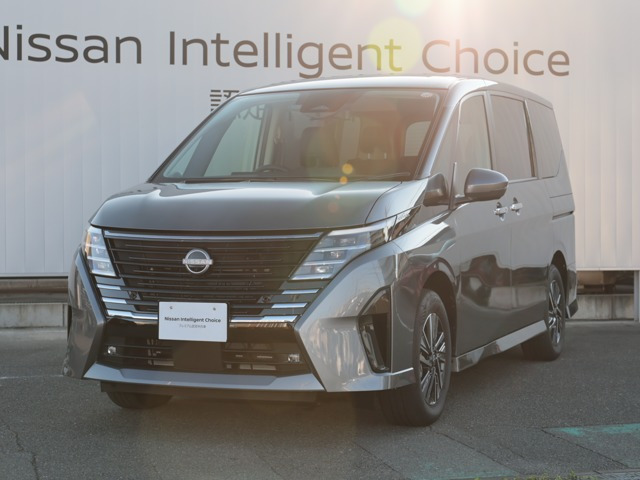 セレナ 1.4 e-4ORCE ハイウェイスターV 4WD