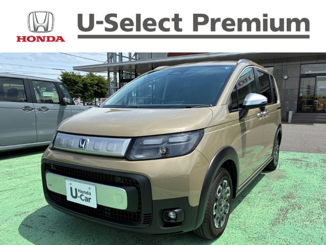 フリード 1.5 e:HEV クロスター 4WD 
