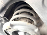 お車を安心してお乗りいただく為には、足回りの定期点検が欠かせません。サービスサポート(有償保証)では無料点検もご提供しており、安心のカーライフをお過ごしいただけるサポート体制が整っています。