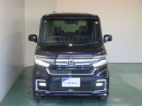 明度の高いLEDヘッドライトで、夜間の運転も安心です。