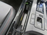 スマートフォンのワイヤレス充電機能を搭載しています。