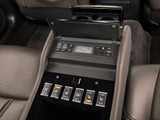 後席もVIP装備!後席センターコンソールの画像です!こちらのお車には、後席にもパワーシートが装備されています!更にオーディオなども後席から操作出来るなど豪華!ゲストに喜んで頂ける装備ですね!