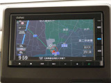 純正エントリーインターナビ(VXM-235Ci)&バックカメラが装備されているので、普段の使い勝手もロングドライブも快適です。