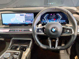 アウトバーンでの走行を見据えたBMWのブレーキシステムはもしもの時にもいち早くマシンを停止してくれます。