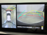 パノラミックビューモニター付きです。車両を上から見たような映像をディスプレイオーディオ画面に表示。運転席からの目視だけでは見にくい、車両周辺の状況をリアルタイムでしっかり確認できます。