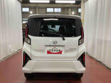 跳ね上げ式バックドアなので、雨天時の荷物の出し入れの際も濡れにくいです。