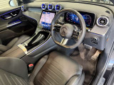 メルセデスのシートは、少し硬めに出来ておりますので、長時間の運転でも疲れにくく、安全にドライビングをお楽しみ頂けます