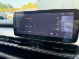 純正メモリーナビ・Bluetooth・USB・カープレイ・アンドロイドオート対応の10.25インチUコネクト