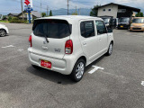 清潔な中古車展示場で皆様のご来店をお待ちしています。