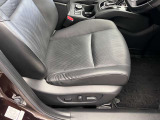便利な運転席側・助手席側電動シートです。