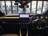 ステアリングを握ればJeepワールドが広がります。