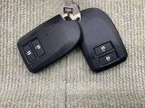 キーを取り出さずにドアを施錠&解錠。クルマの始動も可能です。