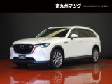 中古車専門再生工場にて熟練専任スタッフが丁寧に清掃、仕上げを実施しております。また、お客様に安心してご検討いただける様、公取協が定める基準に基づき車両検査を実施し、車両状態評価証を発行しております。