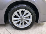純正のアルミホイール装着。タイヤサイズは205/55R16
