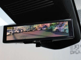 車両後方を映し出します・スマートルームミラー装備です。