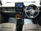 運転にかかわる様々な操作を安全に行えるように視点移動が少なく、操作性に配慮されたスイッチ類が凝縮されたコクピットです。