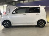 エンジンルーム、室内、クリーニング済みです。厳選したお車を屋内展示場にて展示中☆車両品質には自信がございます!ぜひ一度ご来店ください!!