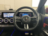 握りやすいハンドルの形状をしておりますので、お客様の運転をサポートしてくれます!