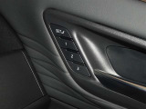 運転席のパワーシートは3名様分までメモリー機能付きです。