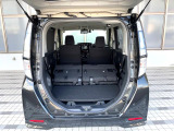 普段のお買い物や通勤、送迎等に十分な荷室スペースを確保しております。セカンドシートを倒すと、大きな荷物の積載も可能です♪
