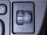 ヘッドランプの光軸調整ダイヤルを装備しております。
