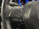 【ステアリングスイッチ】運転中に視線を前に向けたまま画面の操作できます。