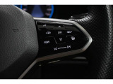 車両データー確認やオーディオコントロールなど手元で操作出来て便利です。