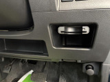 快適装備のオートエアコン♪ 温度設定をすれば、自動で車内の温度管理をしてくれる優れ物です☆彡