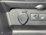 【アクセサリーソケット】車内で様々な電気製品を利用できます。